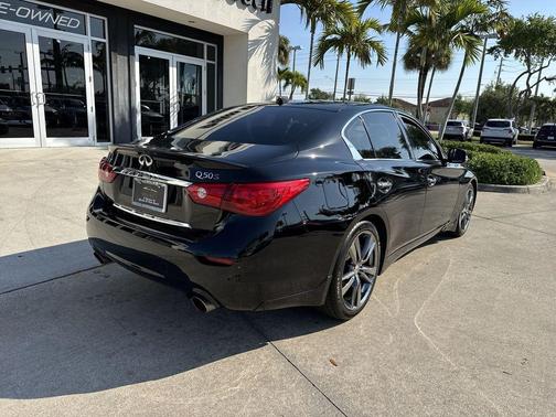 2015 INFINITI Q50 Sport