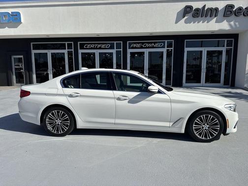 Alpine White 2019 BMW 530 i xDrive