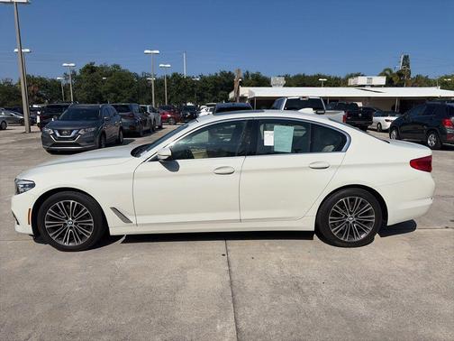 Alpine White 2019 BMW 530 i xDrive