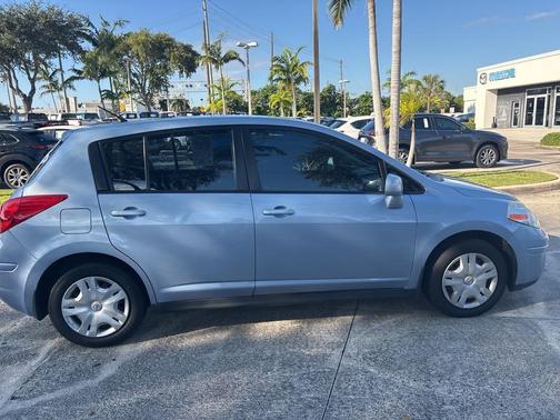 2011 Nissan Versa 