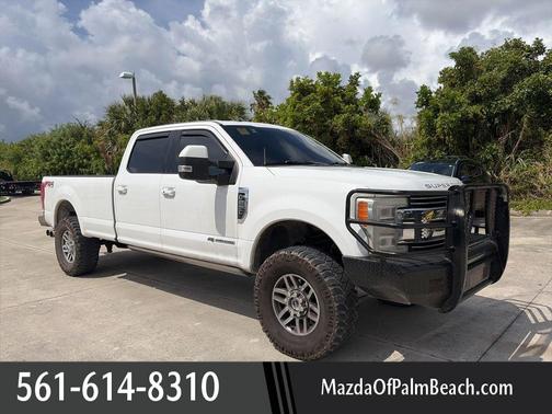 Oxford White 2017 Ford F-250 Lariat
