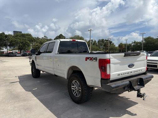 Oxford White 2017 Ford F-250 Lariat