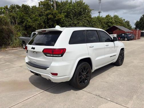 Bright White Clearcoat 2018 Jeep Grand Cherokee Altitude