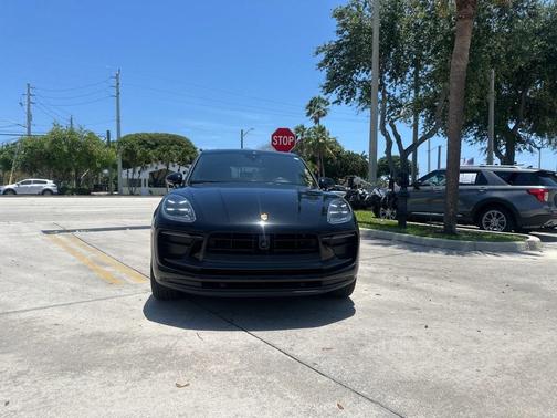 2024 Porsche Macan Base