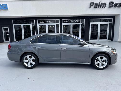 Platinum Gray Metallic 2014 Volkswagen Passat 1.8T SE