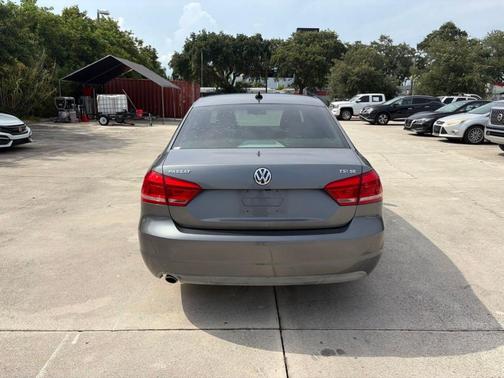 Platinum Gray Metallic 2014 Volkswagen Passat 1.8T SE