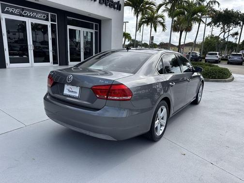 Platinum Gray Metallic 2014 Volkswagen Passat 1.8T SE