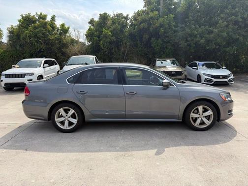 Platinum Gray Metallic 2014 Volkswagen Passat 1.8T SE