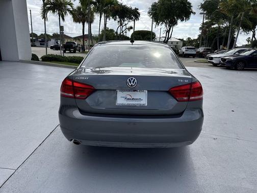 Platinum Gray Metallic 2014 Volkswagen Passat 1.8T SE