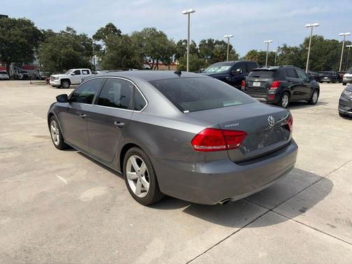 Platinum Gray Metallic 2014 Volkswagen Passat 1.8T SE