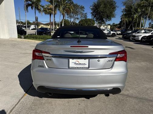 2011 Chrysler 200 Touring
