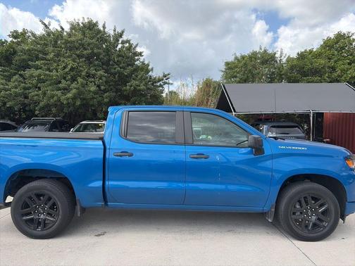 2022 Chevrolet Silverado 1500 Custom
