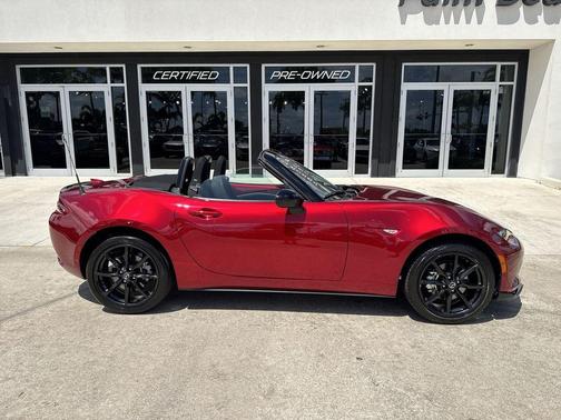 Soul Red Crystal Metallic 2022 Mazda MX-5 Miata Club