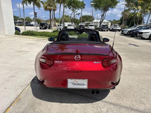 Soul Red Crystal Metallic 2022 Mazda MX-5 Miata Club