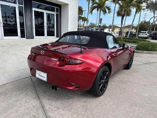 2022 Mazda MX-5 Miata Club