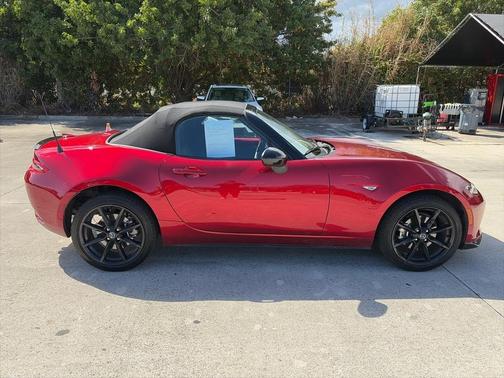 2022 Mazda MX-5 Miata Club