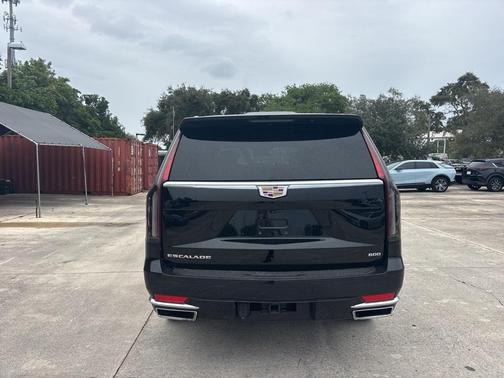 2023 Cadillac Escalade Luxury