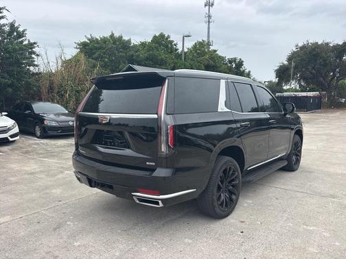 2023 Cadillac Escalade Luxury