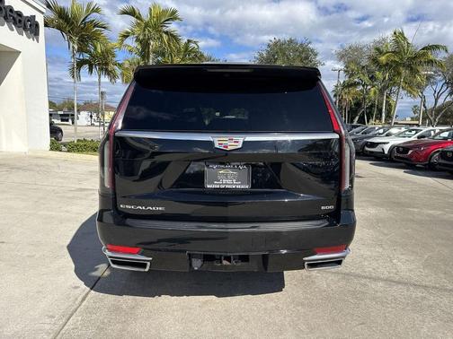 2023 Cadillac Escalade Luxury