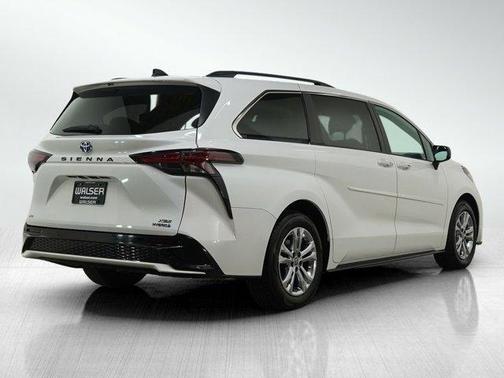 2022 Toyota Sienna XSE 7 Passenger