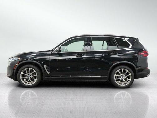 Black 2024 BMW X5 xDrive40i