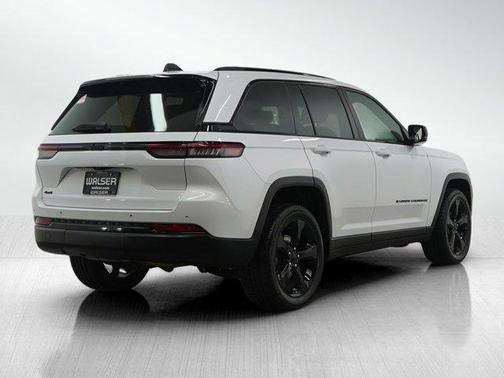 2024 Jeep Grand Cherokee Laredo