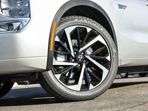 2025 Mitsubishi Outlander PHEV SEL