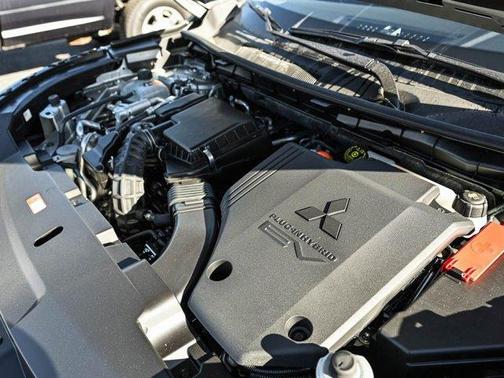 2025 Mitsubishi Outlander PHEV SEL