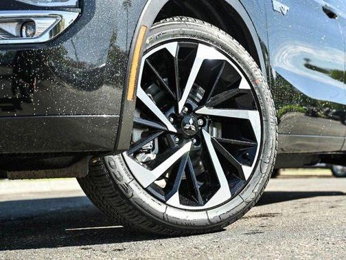 2025 Mitsubishi Outlander PHEV SEL