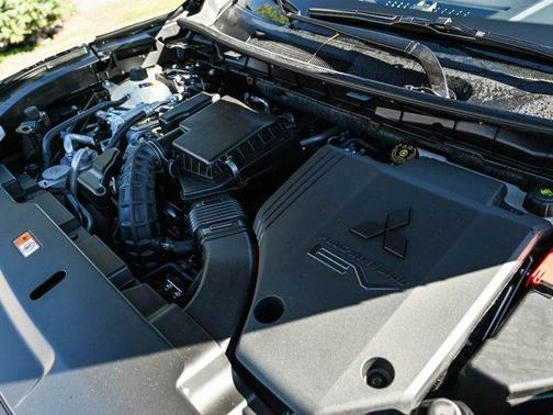 2025 Mitsubishi Outlander PHEV SEL