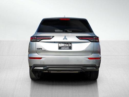 2025 Mitsubishi Outlander ES