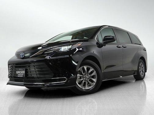 2024 Toyota Sienna XLE