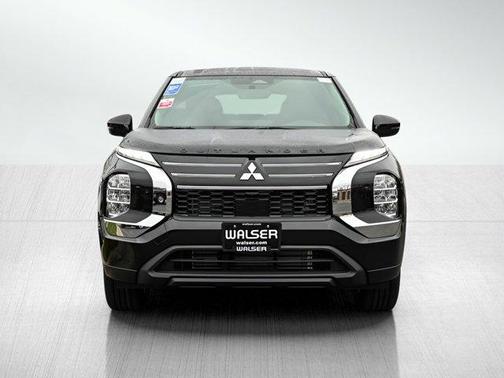 2025 Mitsubishi Outlander ES