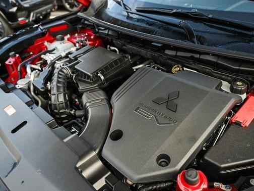 2025 Mitsubishi Outlander PHEV SE