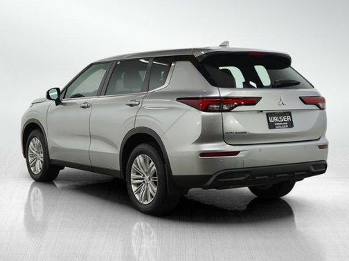 2023 Mitsubishi Outlander ES