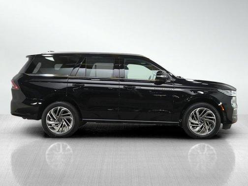 Black 2025 Lincoln Navigator Reserve
