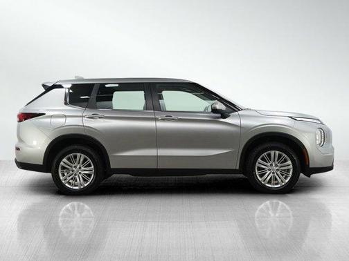 2023 Mitsubishi Outlander ES