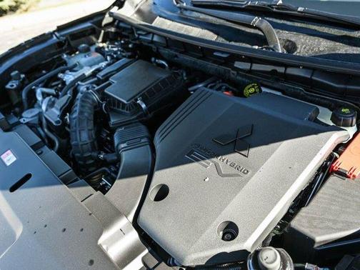 2025 Mitsubishi Outlander PHEV SEL