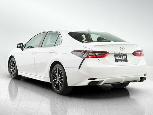 White 2021 Toyota Camry SE