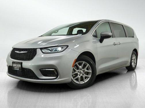 2023 Chrysler Pacifica Touring-L