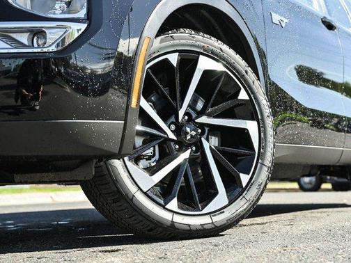 2025 Mitsubishi Outlander PHEV SE