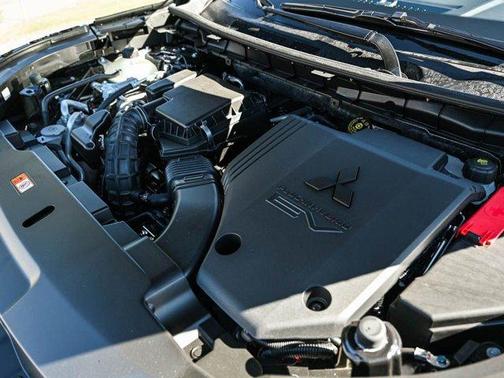 2025 Mitsubishi Outlander PHEV SE