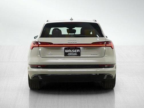 2021 Audi e-tron Premium Plus