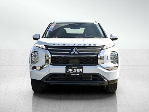 2025 Mitsubishi Outlander ES