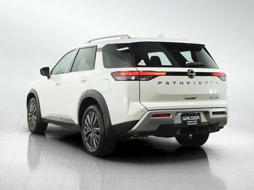 White 2023 Nissan Pathfinder SL