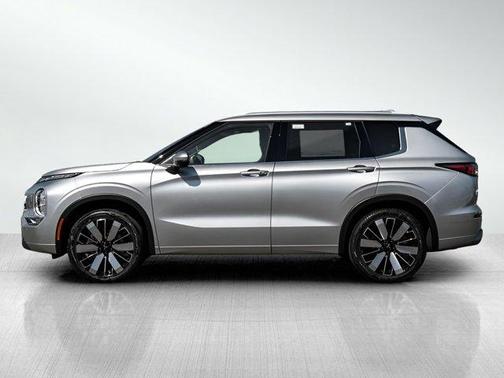 Alloy Silver Metallic 2026 Mitsubishi Outlander SEL