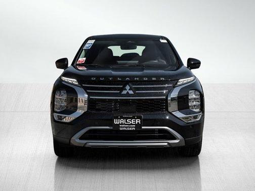 Labrador Black Pearl 2026 Mitsubishi Outlander SE