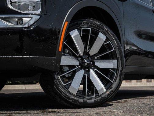 Labrador Black Pearl 2026 Mitsubishi Outlander SE