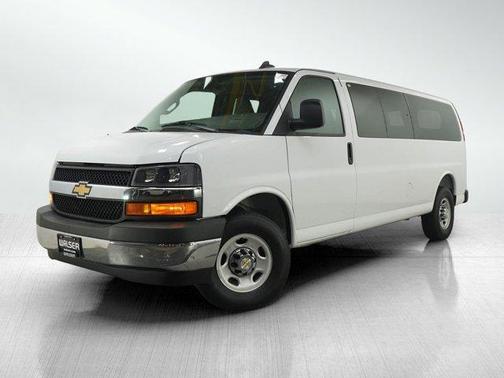 Summit White 2025 Chevrolet Express 3500 LT