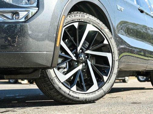 2025 Mitsubishi Outlander PHEV SEL